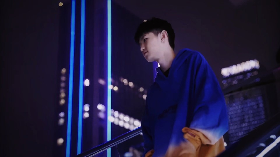 同时也凸显